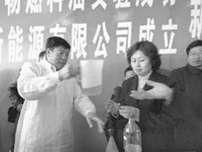 80年代，一位东北公交司机声称自己能把“水变油”，后来怎样了？