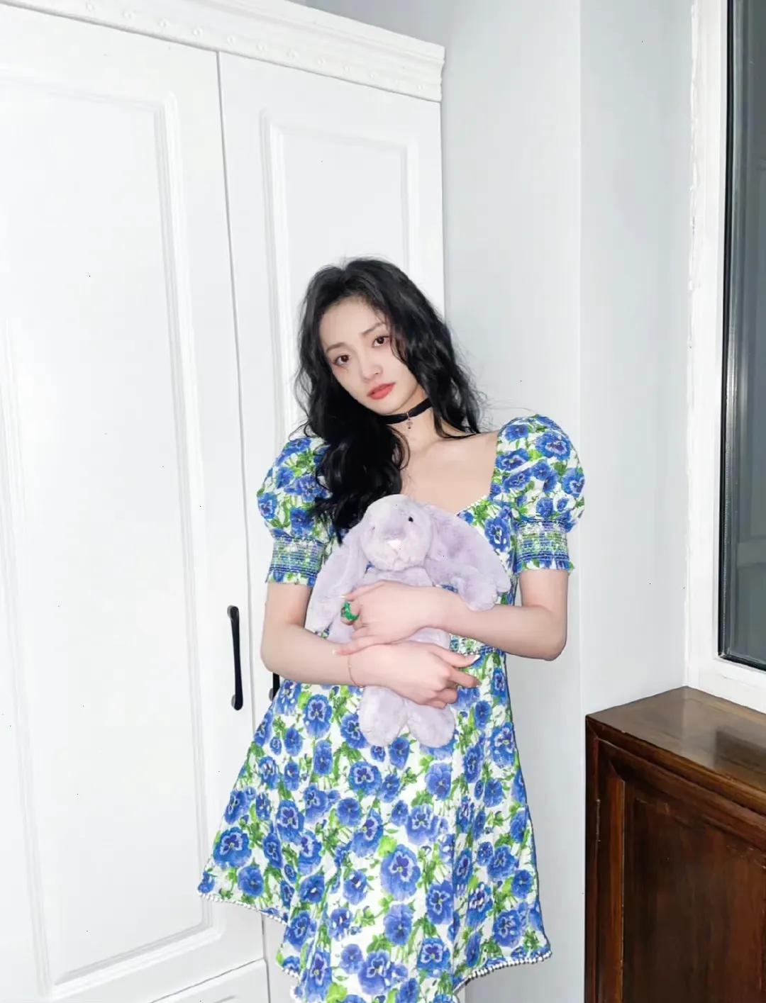 女明星撞衫之周洁琼和沈梦辰