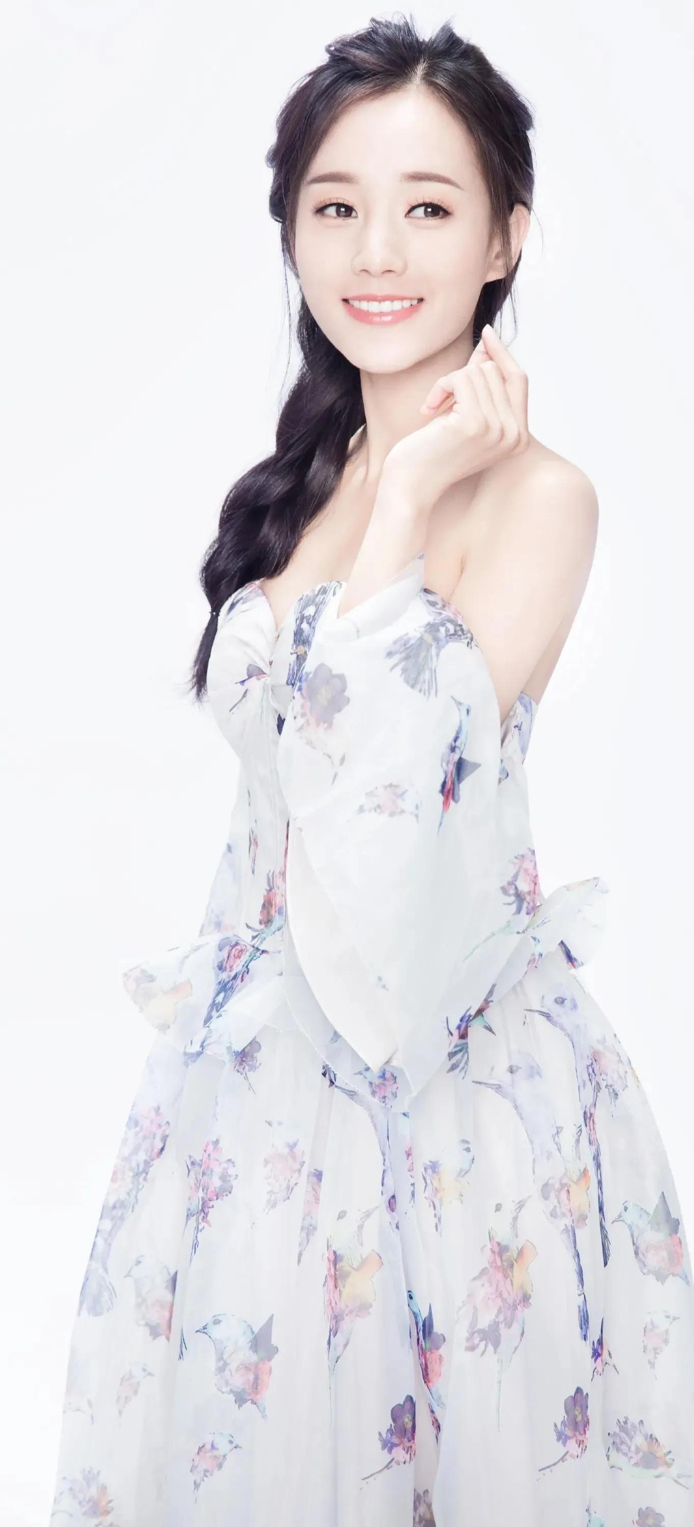 李一桐全屏高清壁纸