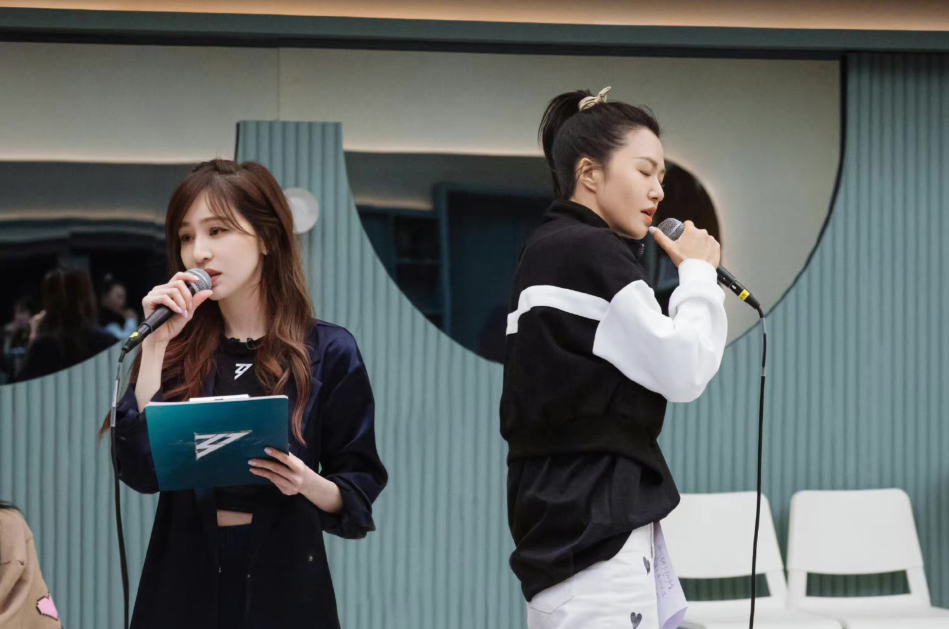 《浪姐3》曝有姐姐不冲厕所，送礼物差别对待，徐梦桃回应