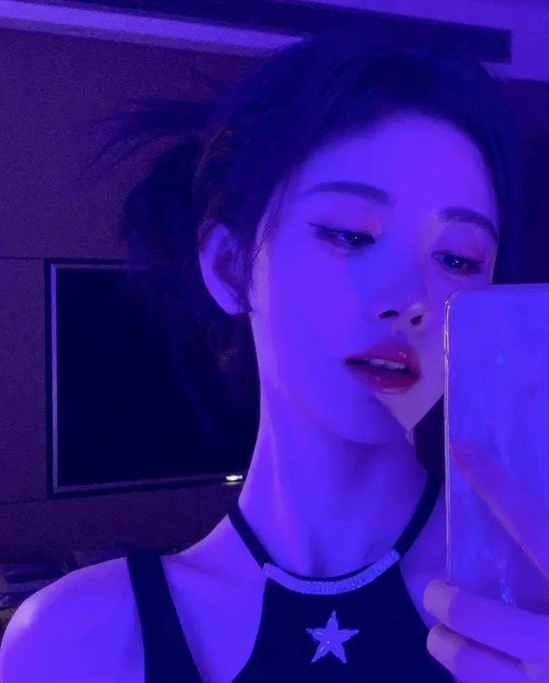 鞠婧祎小姐姐的拍照氛围感好绝啊