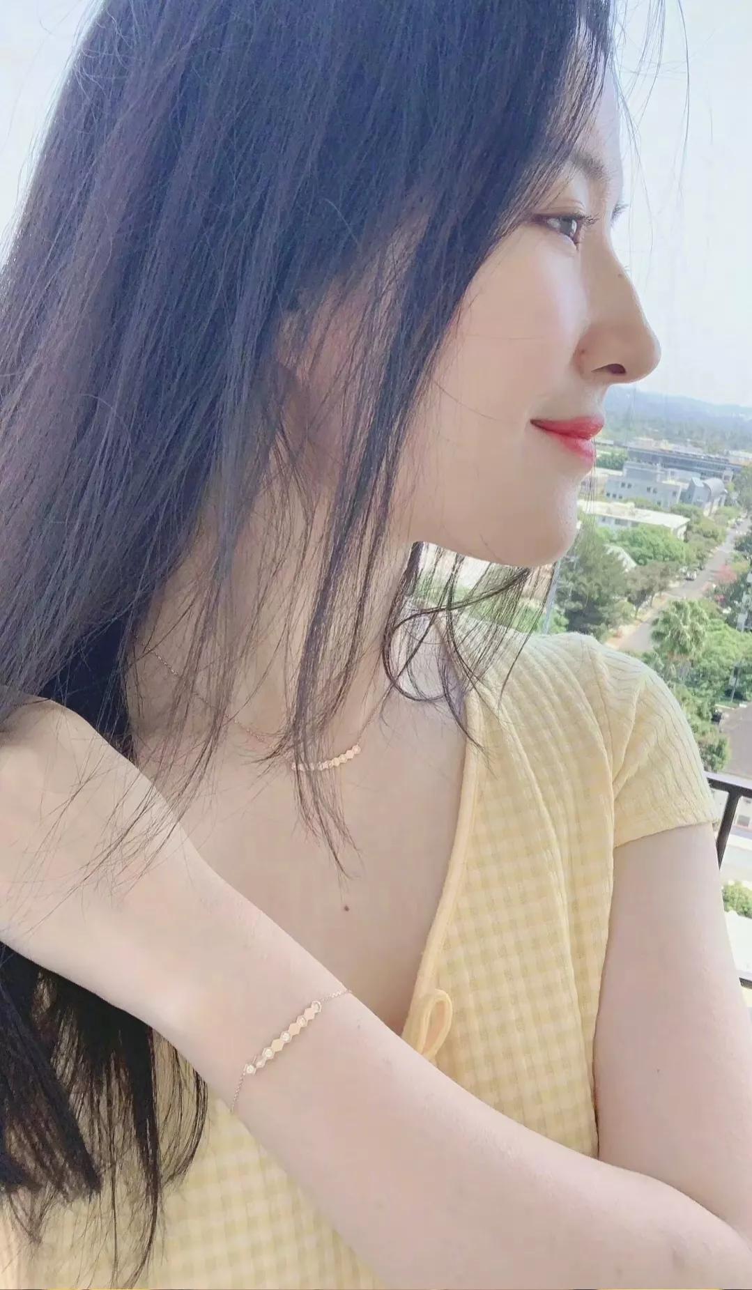 手机桌面，明星刘亦菲、郭碧婷和鞠婧祎