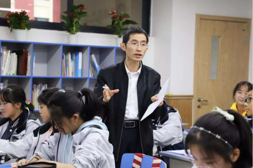 成都教师绩效工资，一次发放5万元，重点是：只看在岗、不看在编