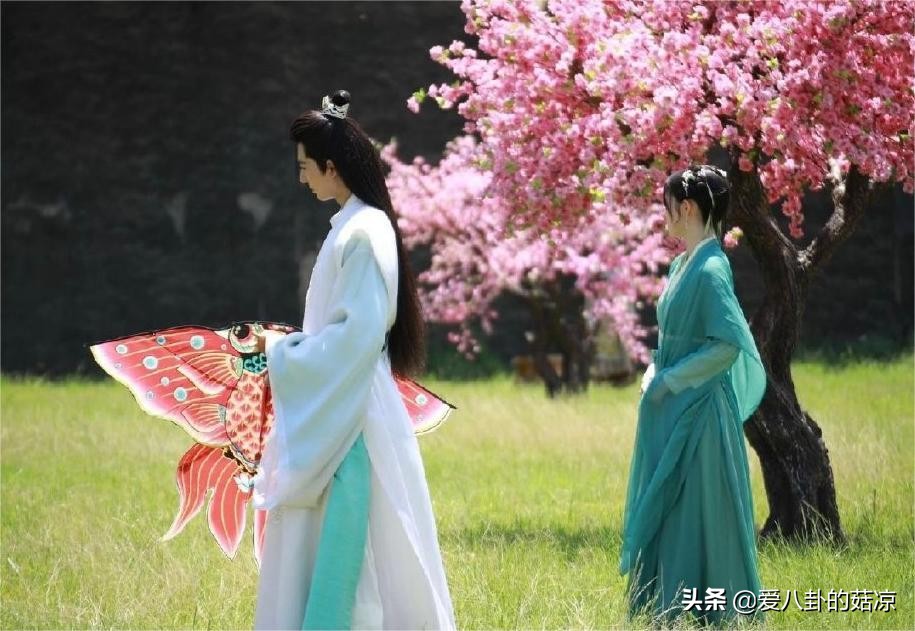 新古装奇幻剧将至，两位主演才貌不凡，绝美剧照引人期待