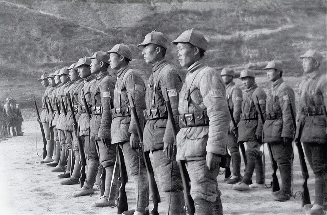 53年秦基伟第一次见毛主席，就撒了一个谎，可是也因此吃了苦头