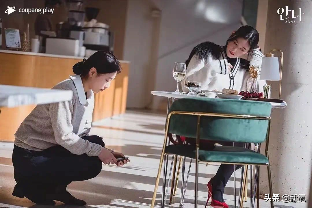 长得姬里姬气配一脸，实际上却是正版和盗版的差别？