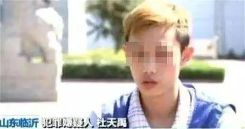 2016年，准大学生徐玉玉学费被骗后心脏骤停，公安发布A级通缉令