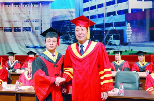 211名校毕业又如何？名校硕士入职国家电网，工资却很心酸