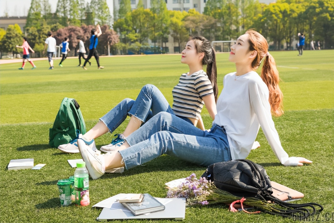 大学生迎来消息，毕业难度或再次升级，大学生的好日子要结束了