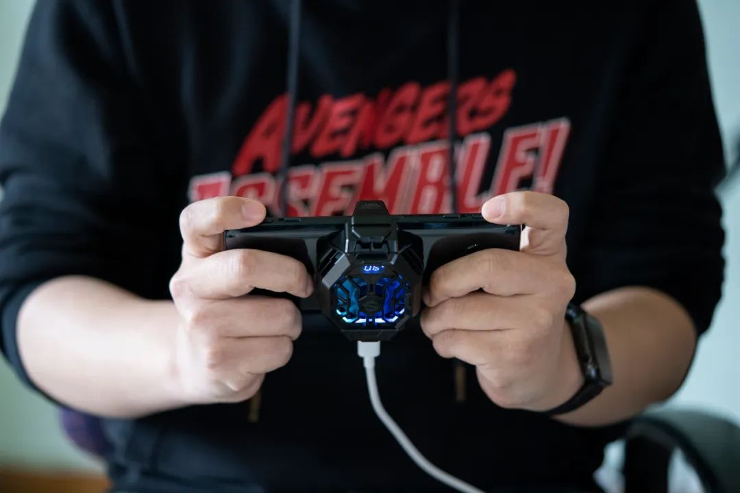 天气逐渐转暖，推荐几款性能强还不烫的手机