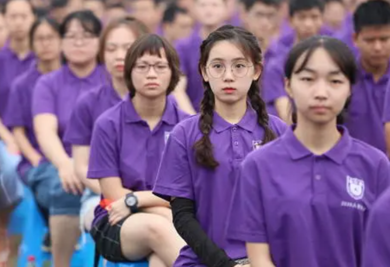 江苏高校金字塔分布图，东大南大平分秋色，河海大学“出人意料”