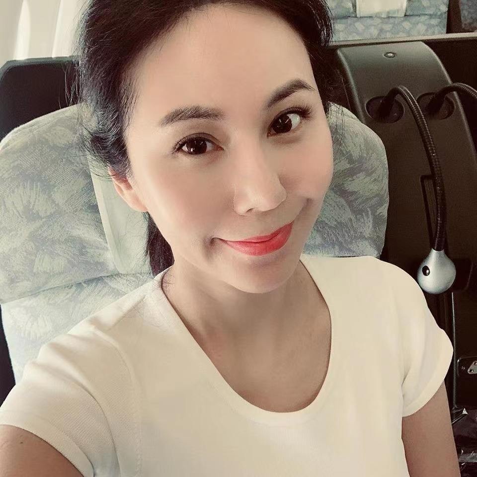 七个孩子五个妈，一年见一次，这些明星的相处方式，让人大跌眼镜