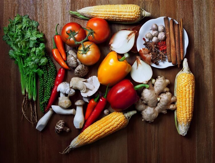 为什么白头发越长越多？你以为是老了，提醒：或是缺乏2种营养素