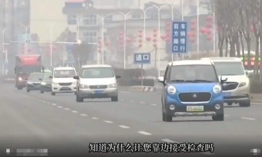 女司机脱审被查，逾期未检车遭拦截
