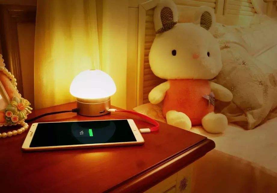 为什么睡觉时不能把手机放在床头？不是手机辐射，而是这点原因