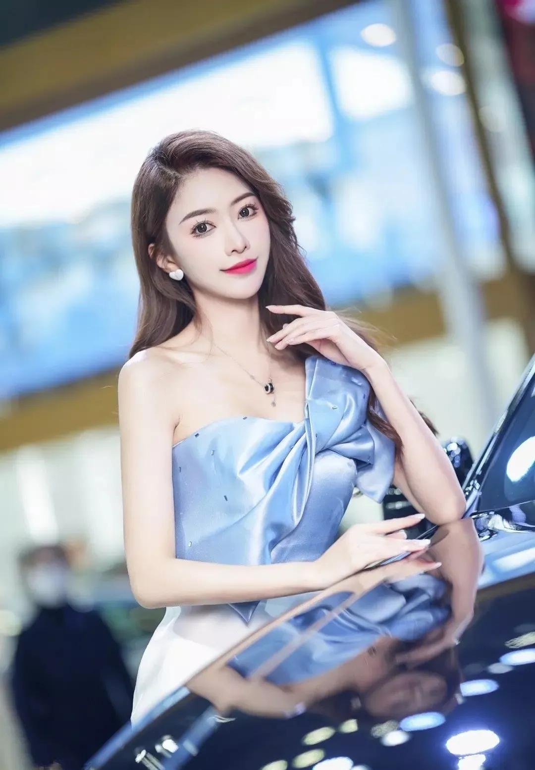 极品美女车模