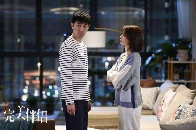 “交换伴侣”，看得我一会唾弃，一会脸红，女神新剧太刺激