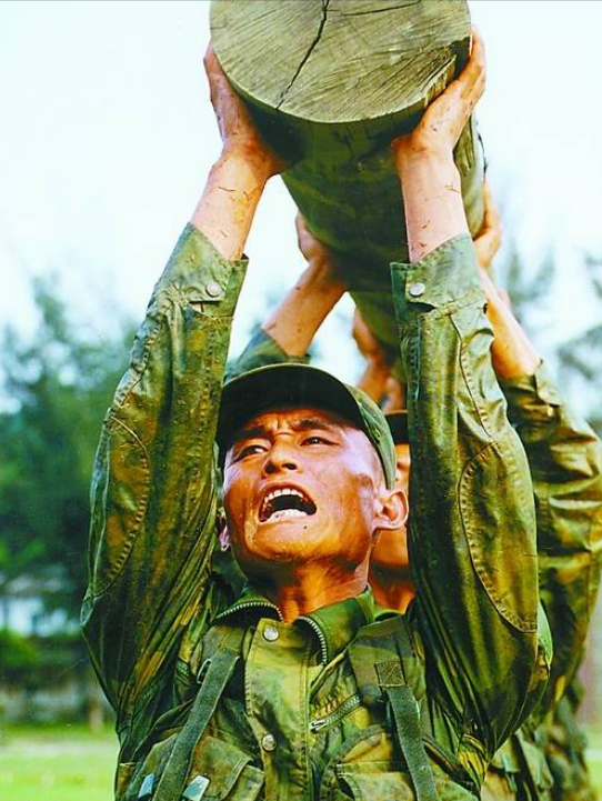 中国一级军士长军衔不高，却享受将军待遇，将军都是他们带出来的