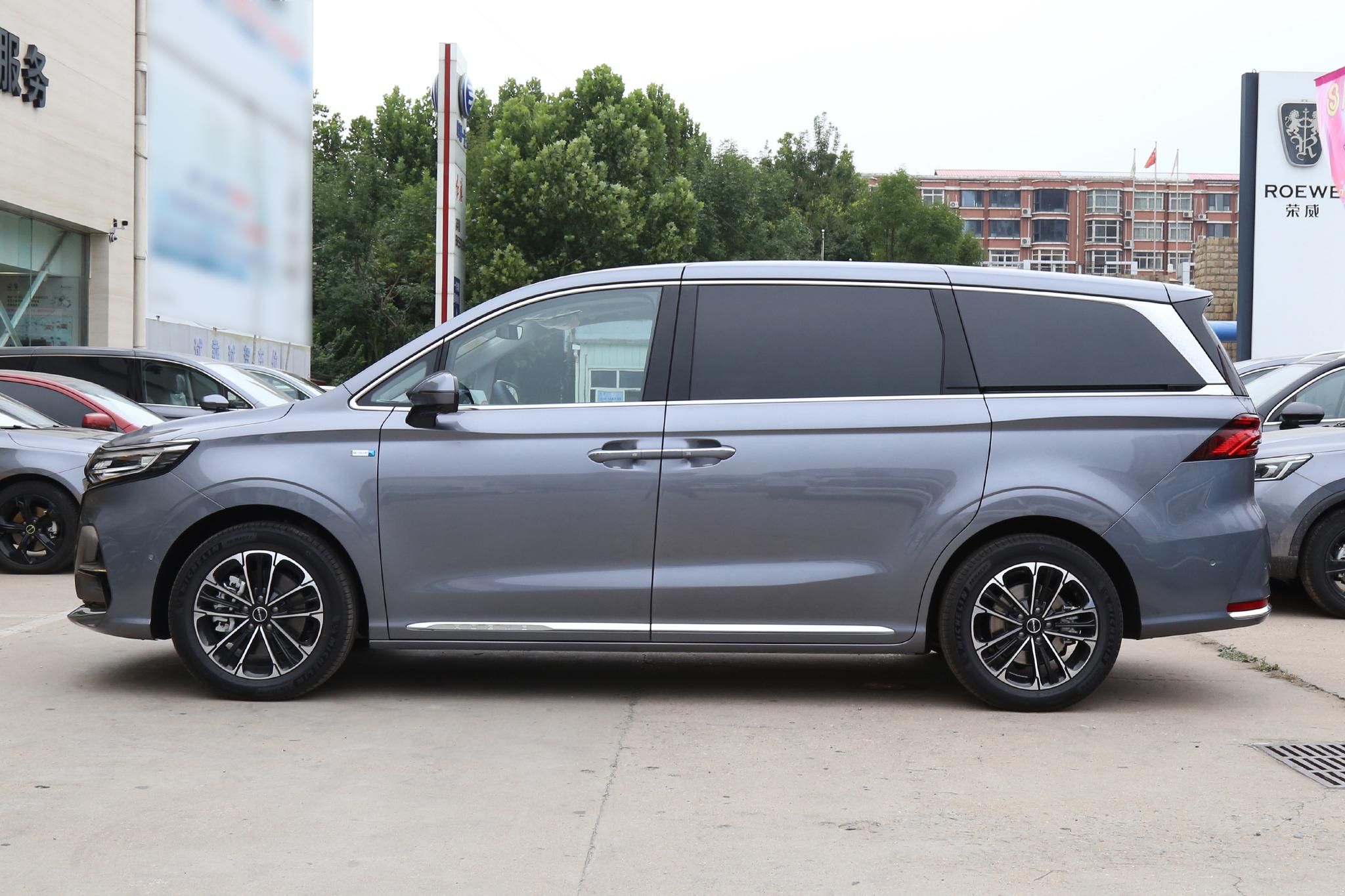 经常全家出游，首选这3台MPV，252马力+8AT，配头等舱座椅