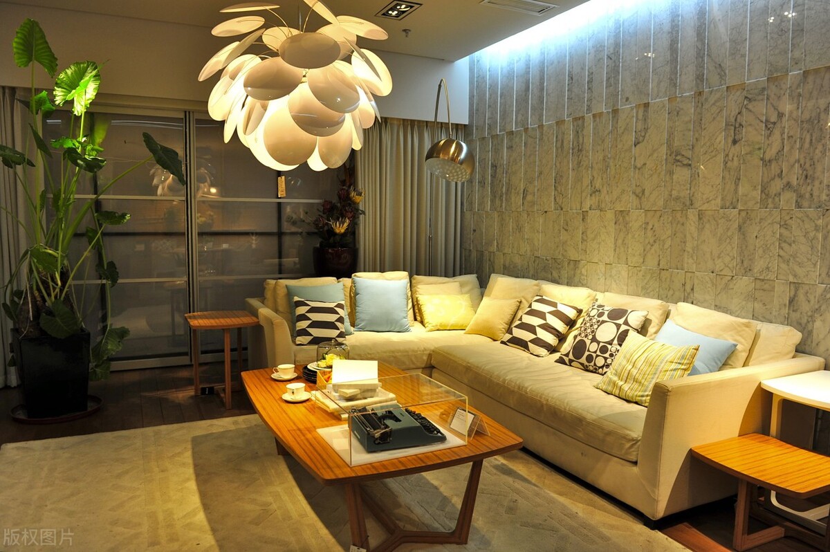 什么是家,家是我们的避风港,家是有爱的地方