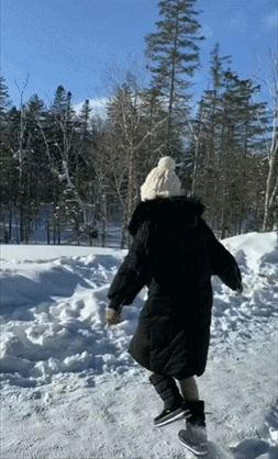 女朋友出差了，说去了上海出差，还给我发来了一张这样的照片