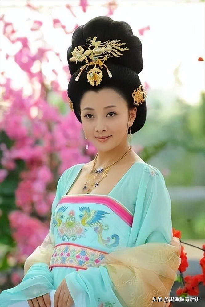 ​至尊红颜：不是贵淑德贤吗？为何萧淑妃要向徐盈盈行礼问安？