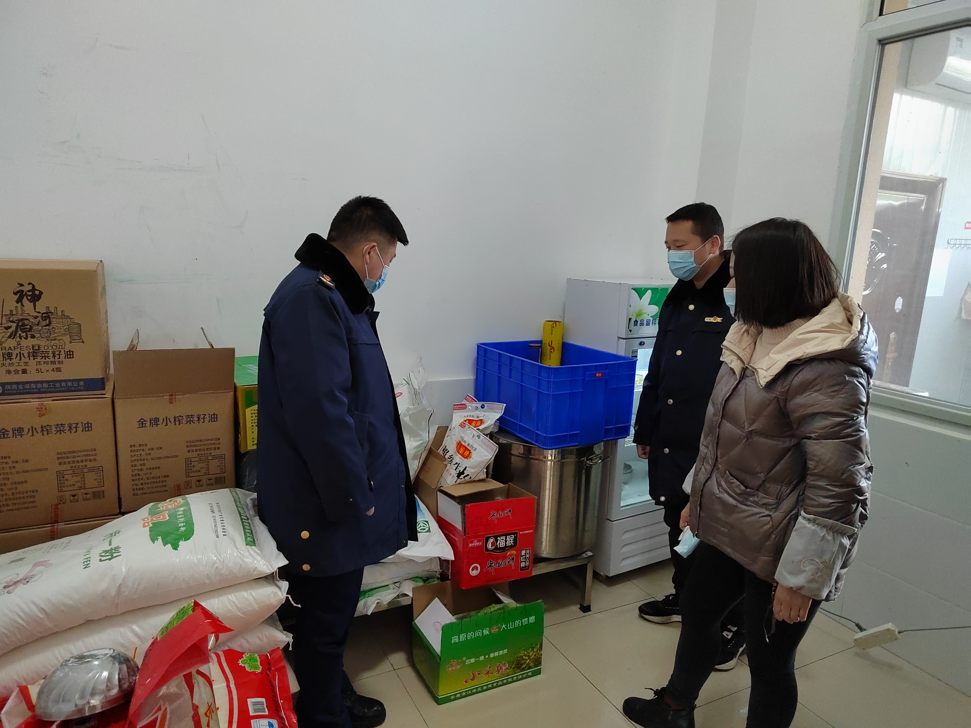 汉阴县涧池市场监管所开展春季教育收费和学校食堂食品安全专项检查