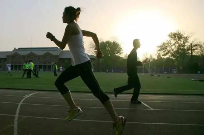 祁发宝团长身边的翻译，已提干进入军校：当时职责所在，绝不后退