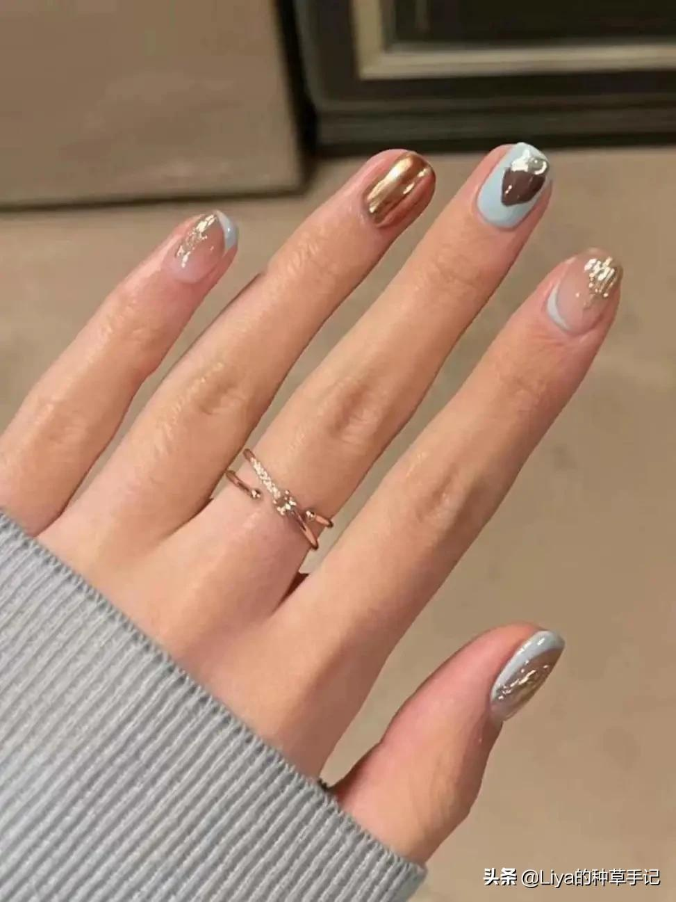 今年最流行的美甲图片(收藏过万的新年美甲)