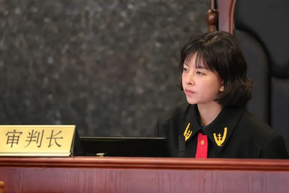 张雪峰讲法学：“20%的人赚了80%的钱”，体制内外的差距有点大