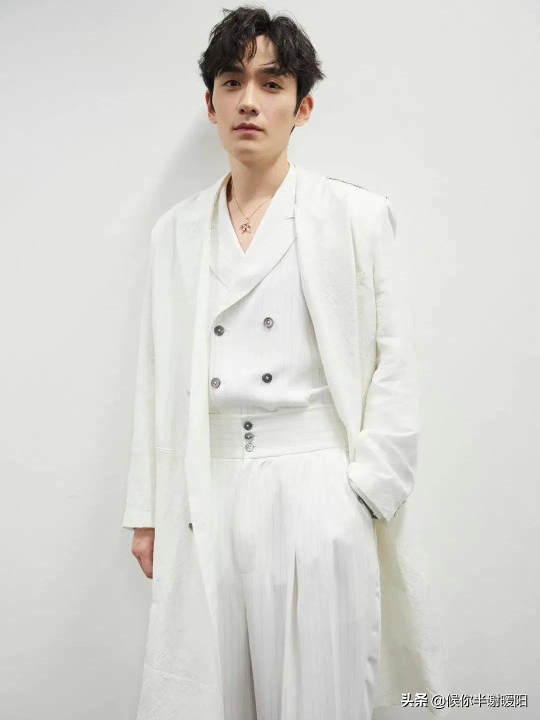 男明星最爱“束腰西装”：任嘉伦两次都出圈，许凯檀健次让人惊艳