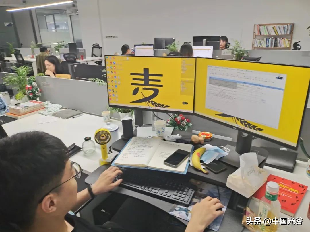 央视关注！光谷“90后”团队开发小程序，教会10余万老年人用智能手机