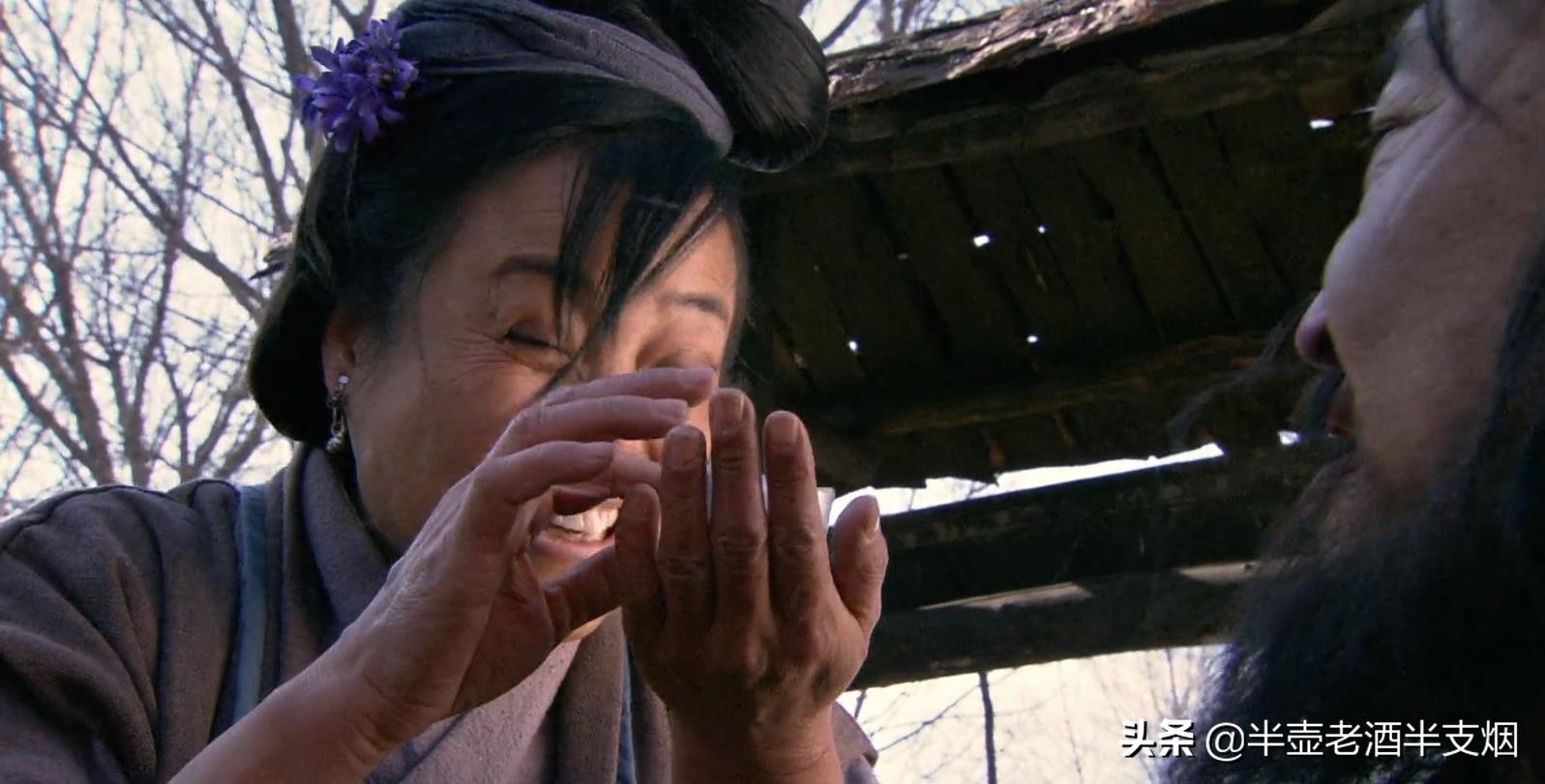 母亲被猛虎伤害,李逵在聚义厅当众流泪,为何只有宋江一人大笑?