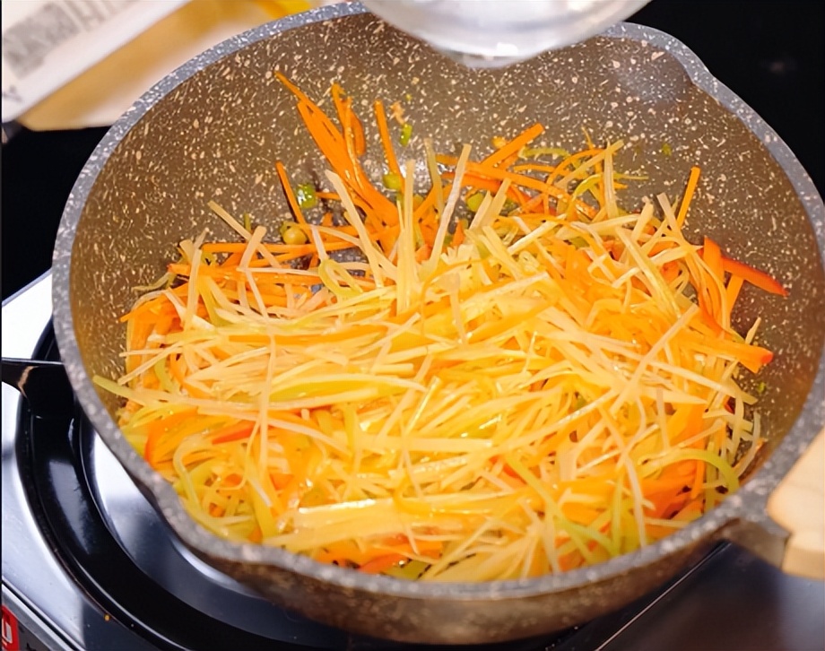 这道菜专“治”孩子不爱吃蔬菜，营养又实惠