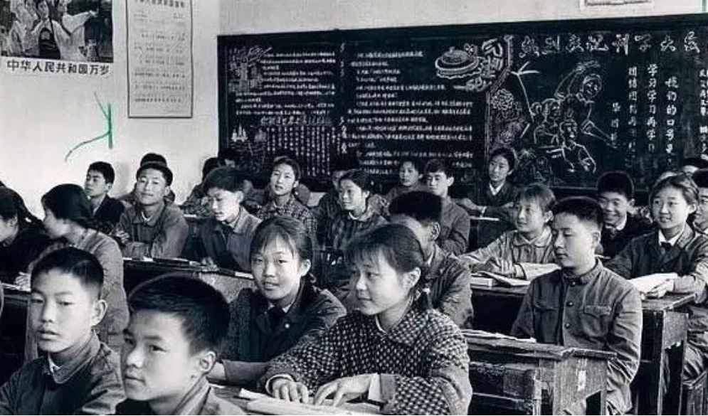 1974年，一个大学生主动退学申请传遍整个中国，周恩来特批同意