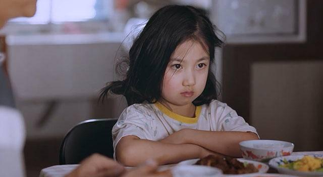 又一位10后天才迷你花横空出世，影视圈的未来就看她们了？