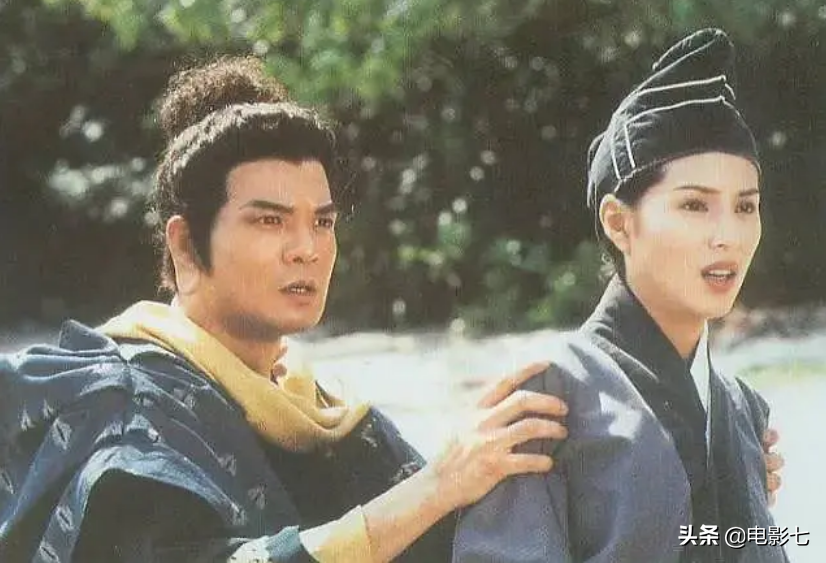 “凭一个角色走红”的5位演员，多年后境况悬殊，有人做直播带货