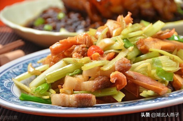 春天最适合吃6菜3果，含有大量维生素e和维生素c，多吃也不胖