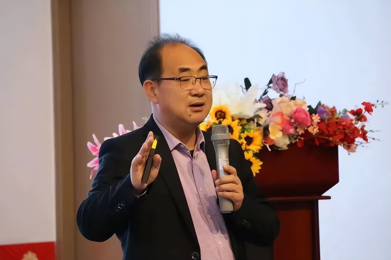 走在教育的同心圆上丨传奇校长吴世民访谈