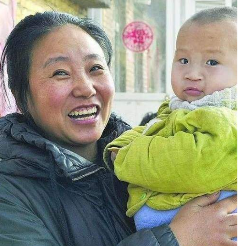 2006年，李利娟当选
