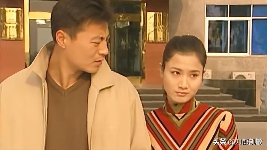 年轻时貌美如花，如今成了“村花”的代言人的九位女星