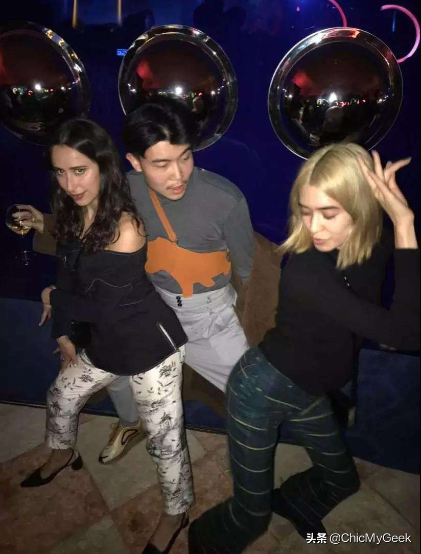 假扮名媛招摇撞骗纽约上流圈！《虚构安娜》真实故事比剧情更咋舌