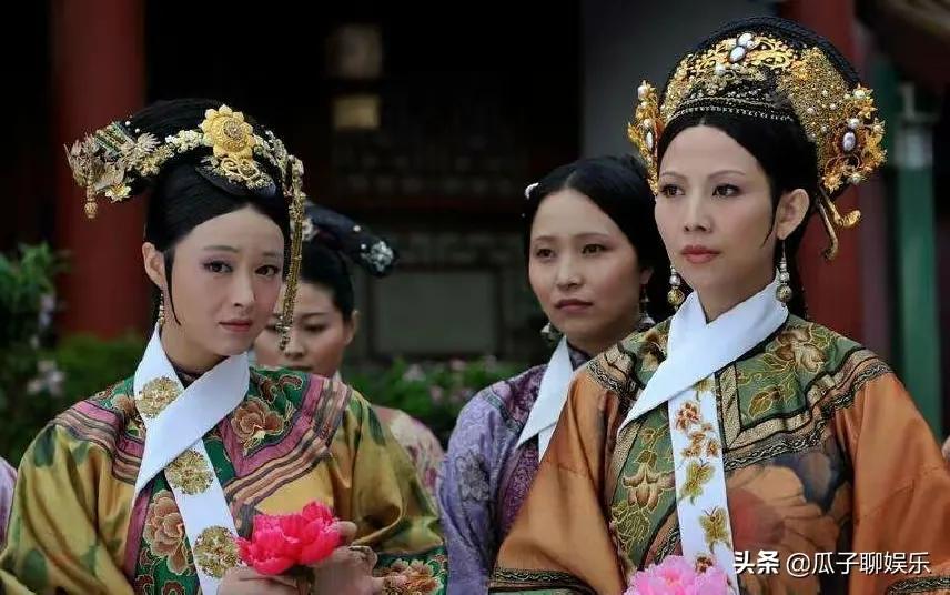 服装不同的设计图