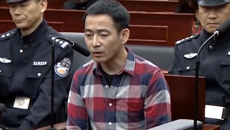 1990年，17岁学生残忍杀害一对上海母女，用铅笔在桌上留下6个字