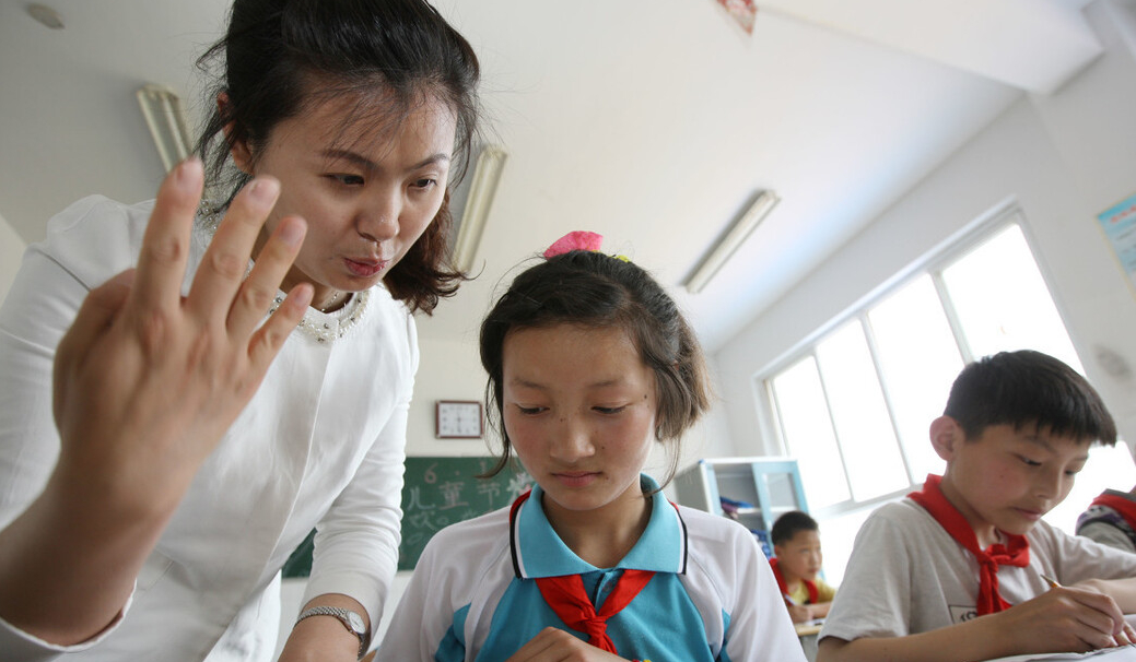 教师想要拿到8000退休金，需满足3个要求，师范生需了解