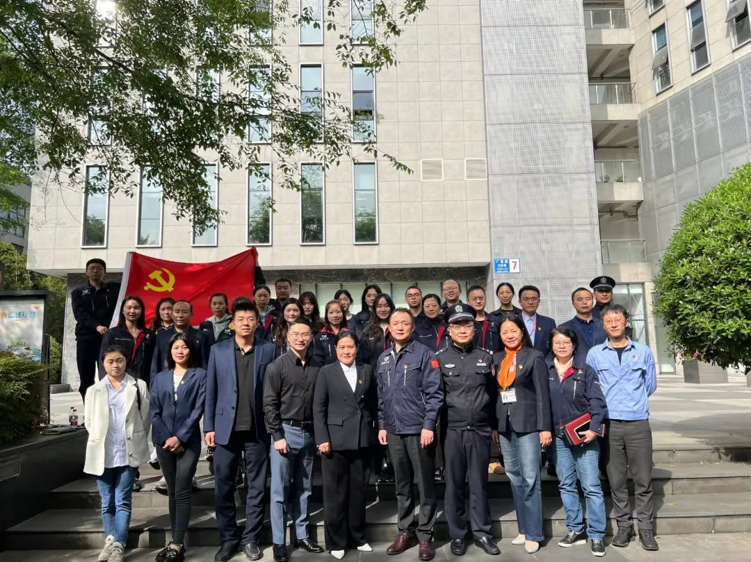 四川瀛领禾石律所冯群律师受邀走进青羊工业园作法治专题普法培训