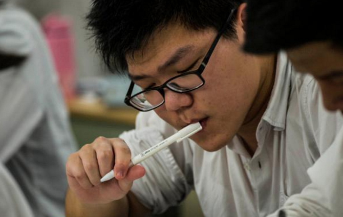 高中“学科难度”排名表，榜首惹人质疑，物理学科却没进入前三