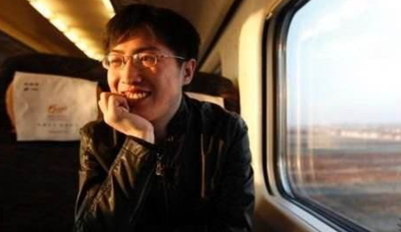 高考647分的高材生，蜗居网吧4年不回家，不洗澡不换衣服