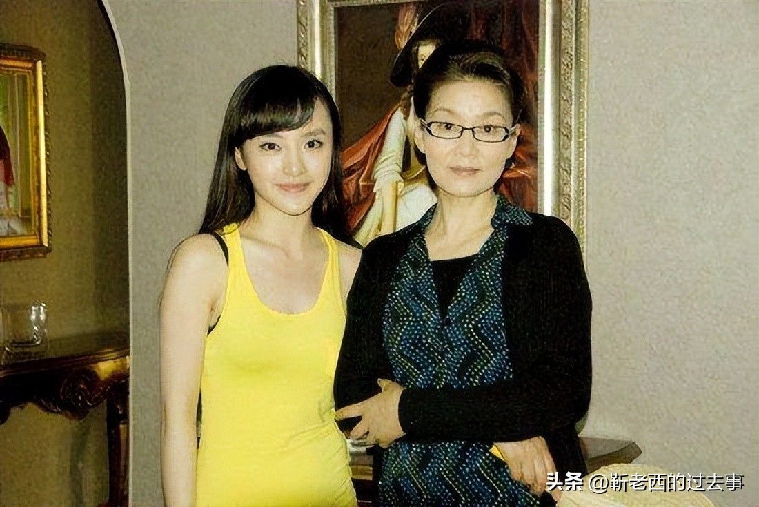 被6位女星惊艳到：白发不染，不整科技脸，用松弛感诠释优雅老去