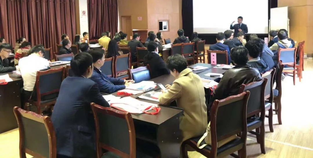建筑行业企业发展管理课程—《破茧而出》